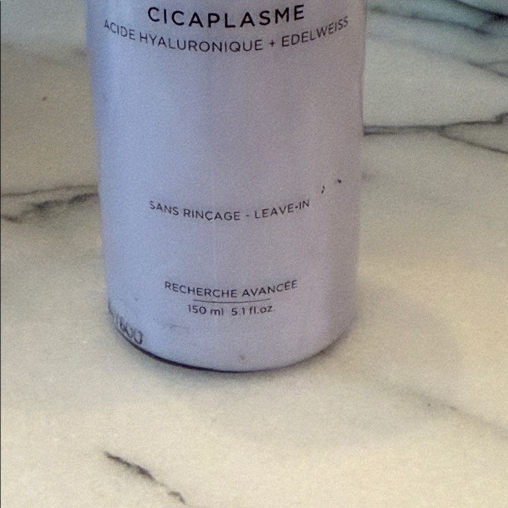 Kerastase
Blond Absolu Heat Protecting Leave-In Treatment for Blonde Hair - Picture 5 of 5